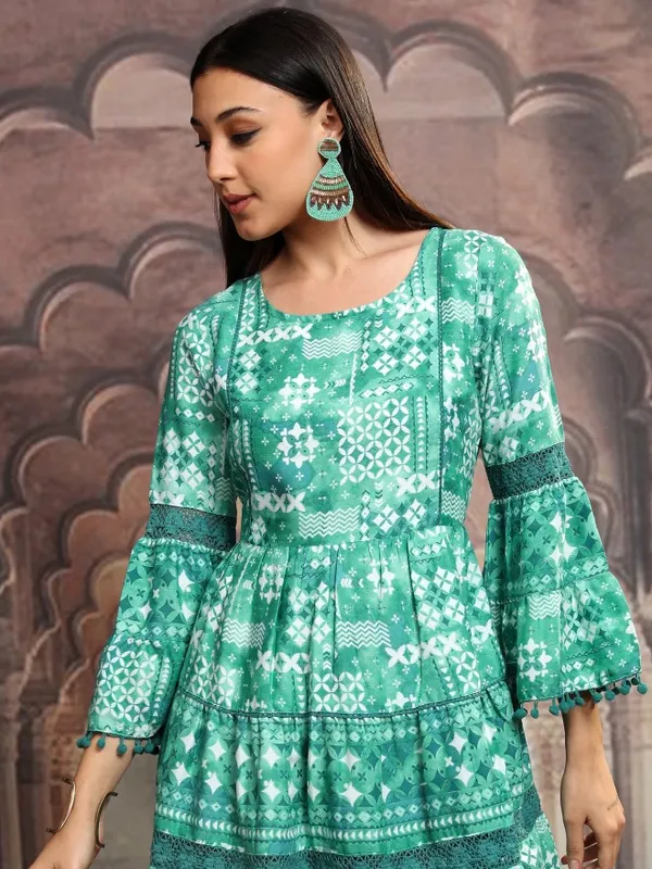 Vishudh Women Green Printed Fit and Flare Dress