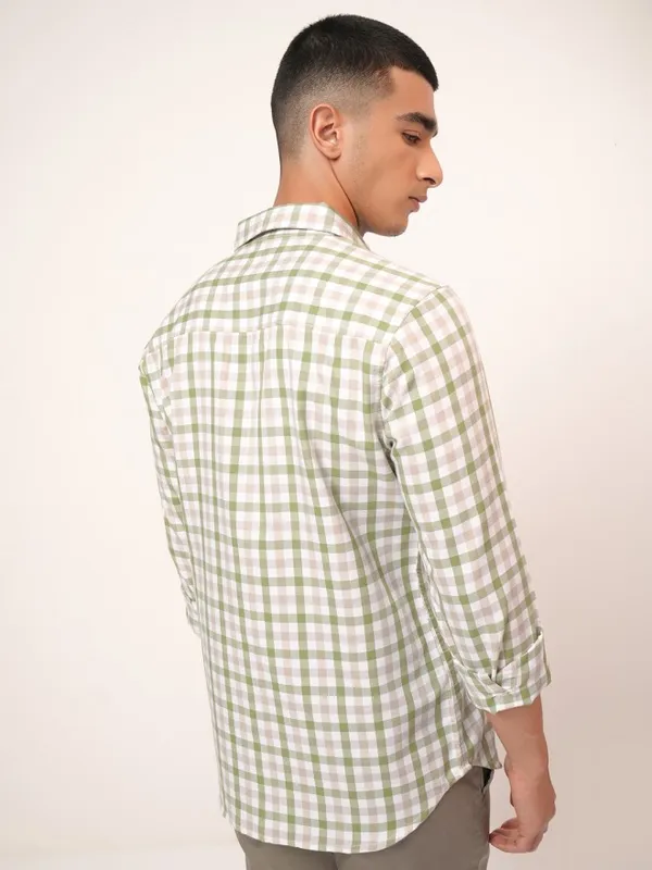 Highlander Men White Checked Regular Fit Casual Shirt