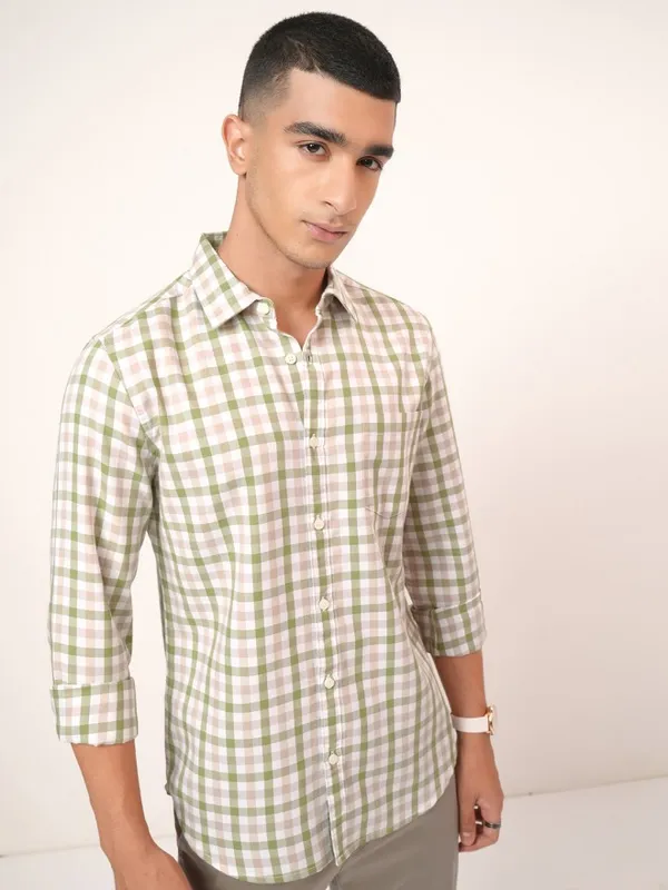 Highlander Men White Checked Regular Fit Casual Shirt