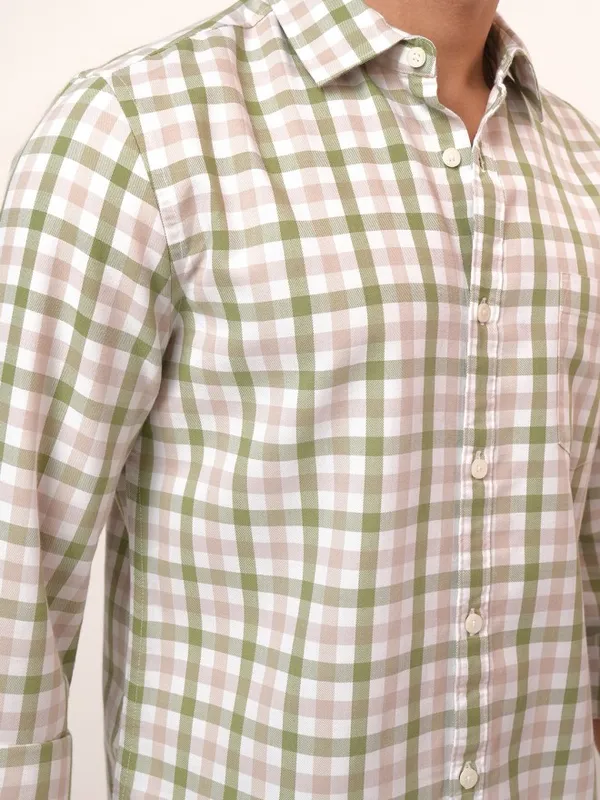 Highlander Men White Checked Regular Fit Casual Shirt