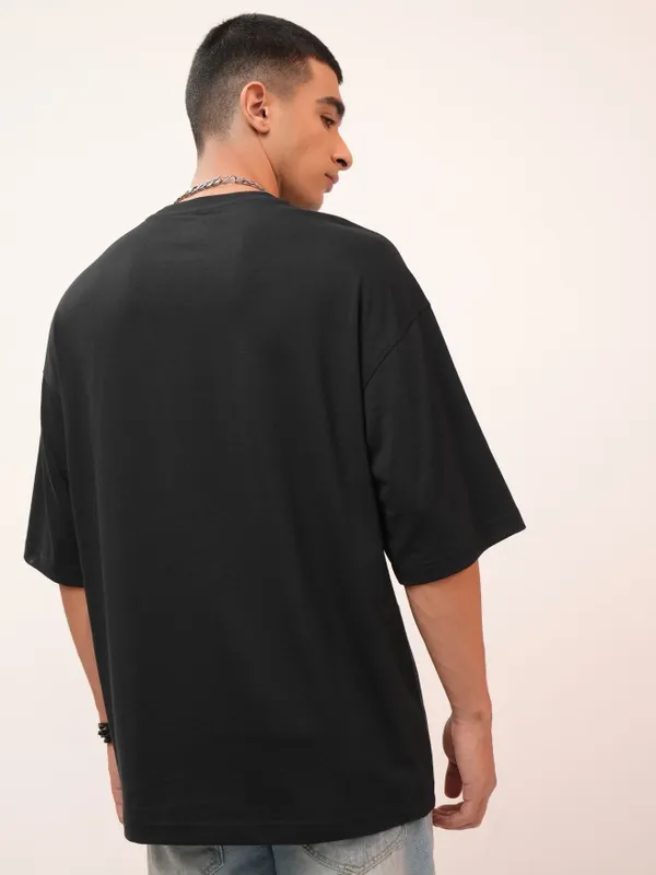 Highlander Men Black Printed Oversized Fit Round Neck T-Shirt
