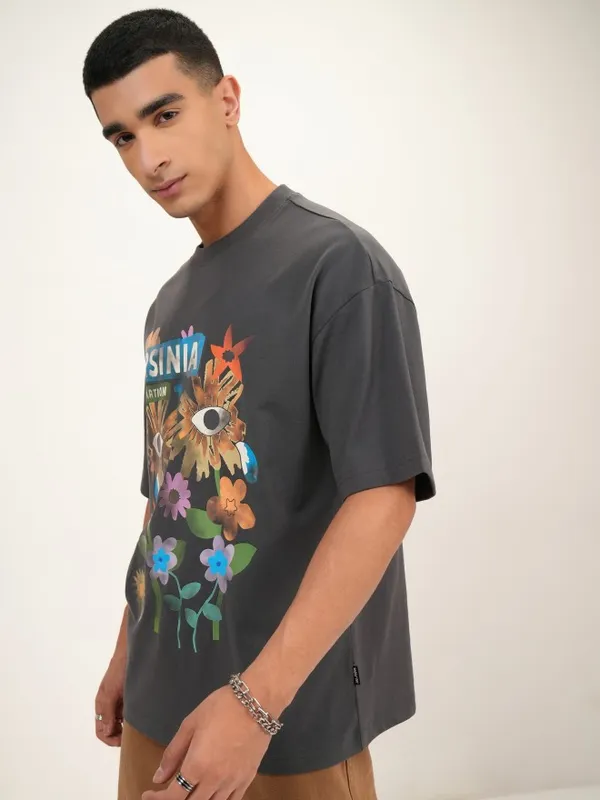 Highlander Men Grey Printed Oversized Fit Round Neck T-Shirt