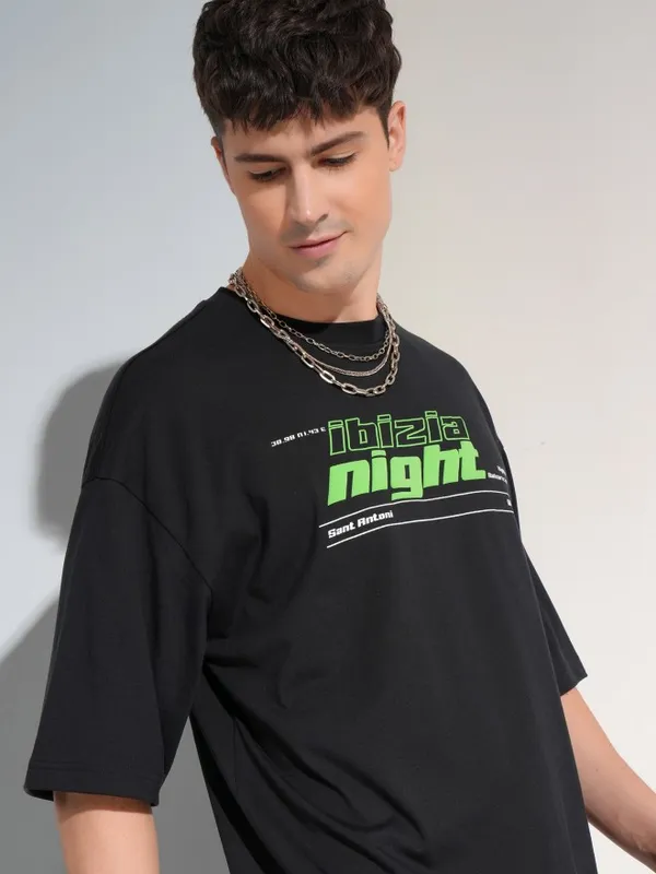 Highlander Men Black Printed Round Neck Oversized Fit T-Shirt