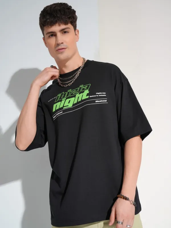 Highlander Men Black Printed Round Neck Oversized Fit T-Shirt
