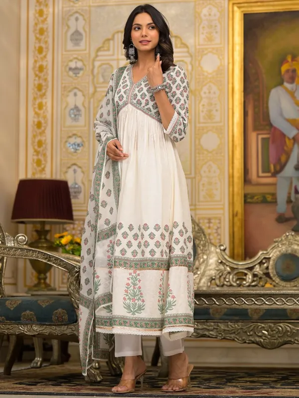 Women Kurta With Trousers & Dupatta