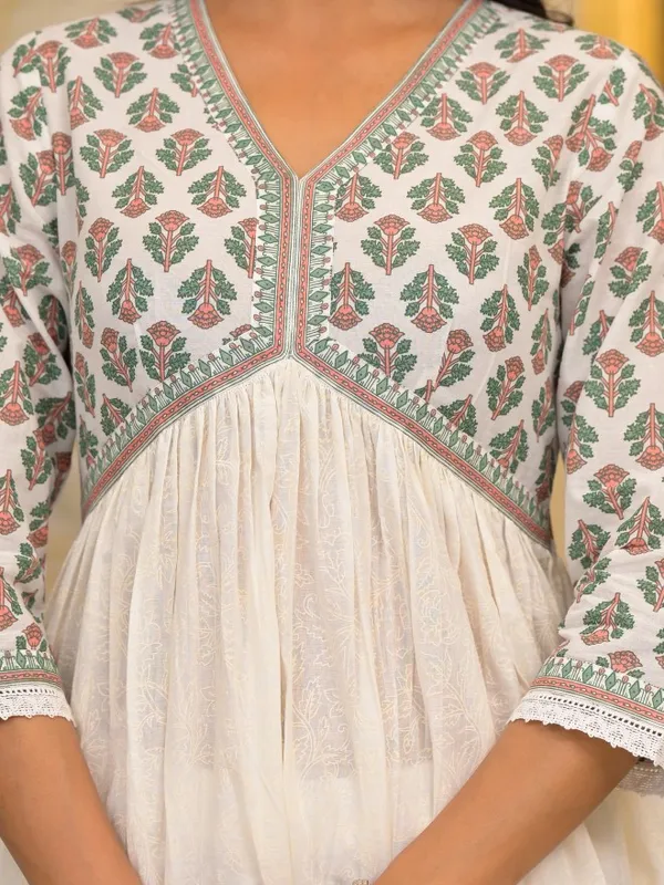 Women Kurta With Trousers & Dupatta