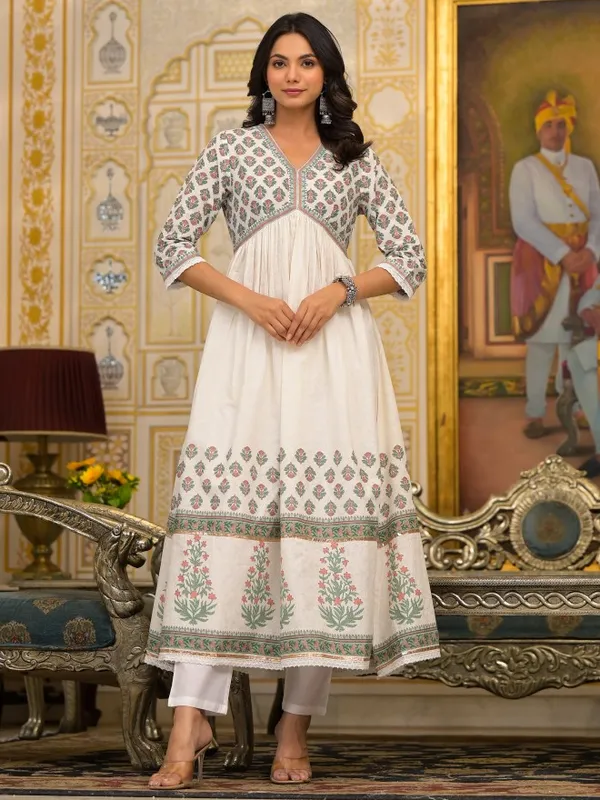 Women Kurta With Trousers & Dupatta