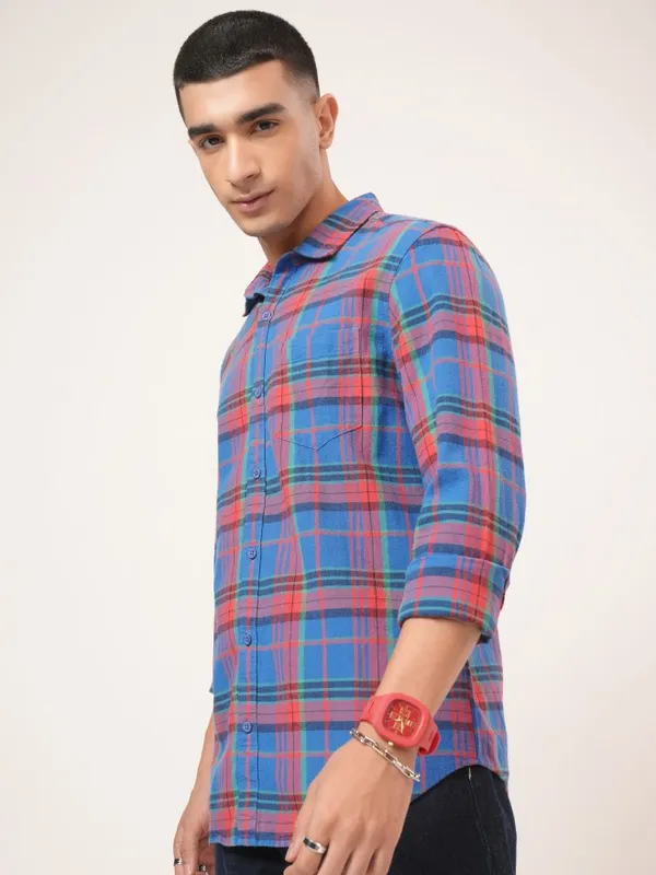  Highlander Men Blue Checked Slim Fit Casual Shirts