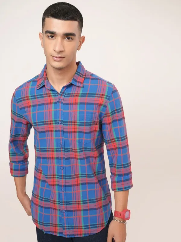  Highlander Men Blue Checked Slim Fit Casual Shirts