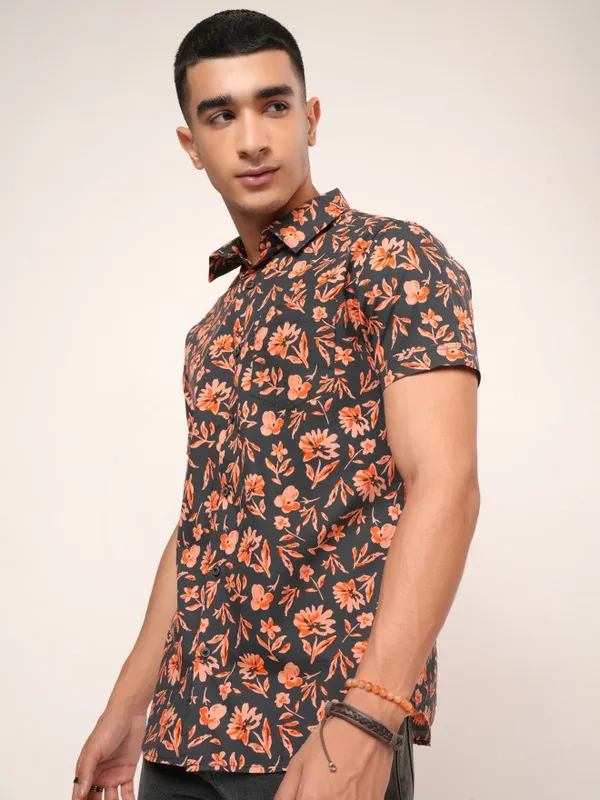  Highlander Men Grey Printed Slim Fit Casual Shirts