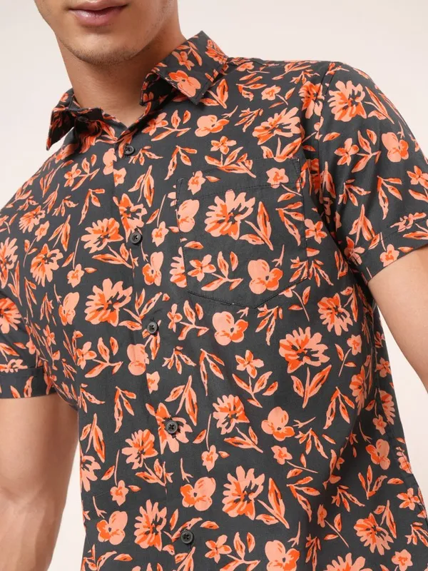  Highlander Men Grey Printed Slim Fit Casual Shirts