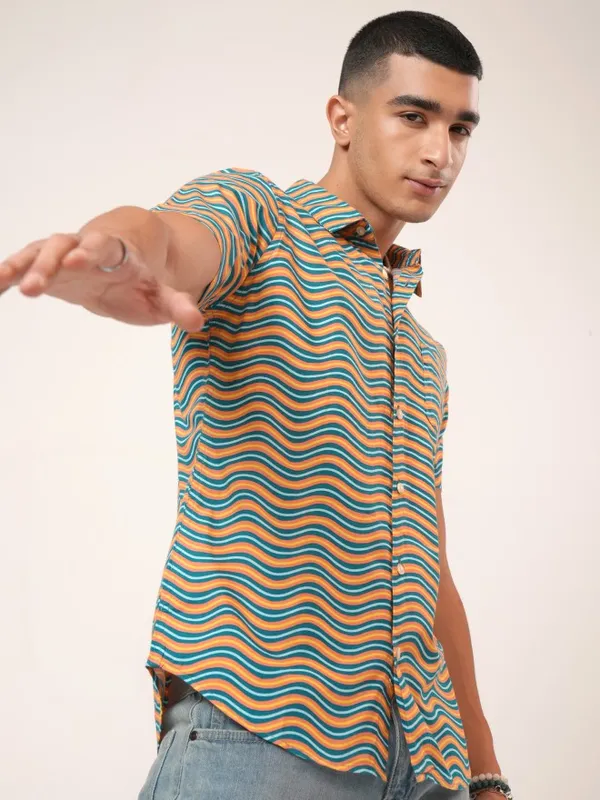  Highlander Men Green Printed Slim Fit Casual Shirts