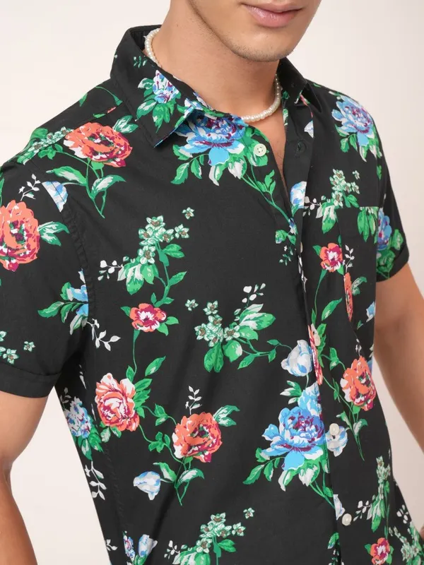 Men Slim Fit Casual Shirt