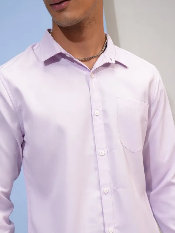  Highlander Men Lavender Solid Slim Fit Casual Shirts