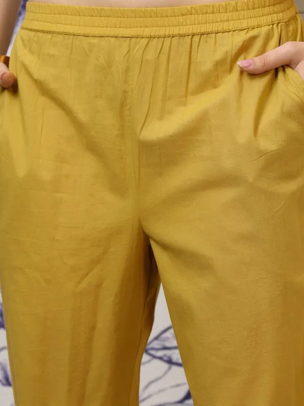 Women Kurta With Trousers & Dupatta