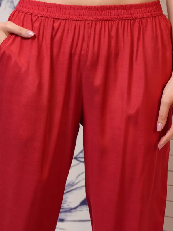 Vishudh Women Red Printed Kurta With Trousers