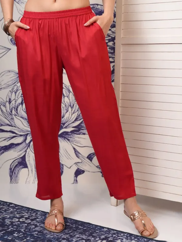 Vishudh Women Red Printed Kurta With Trousers