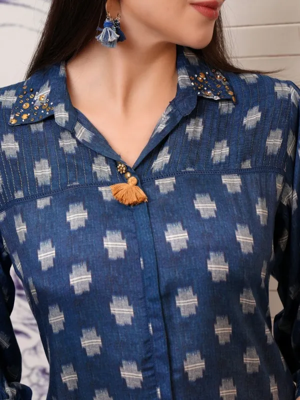 Vishudh Women Blue Printed Kurta With Trousers