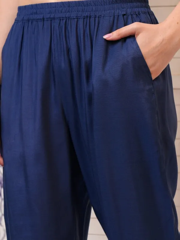 Vishudh Women Blue Printed Kurta With Trousers