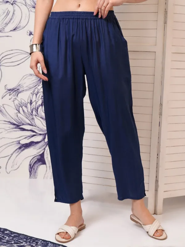 Vishudh Women Blue Printed Kurta With Trousers
