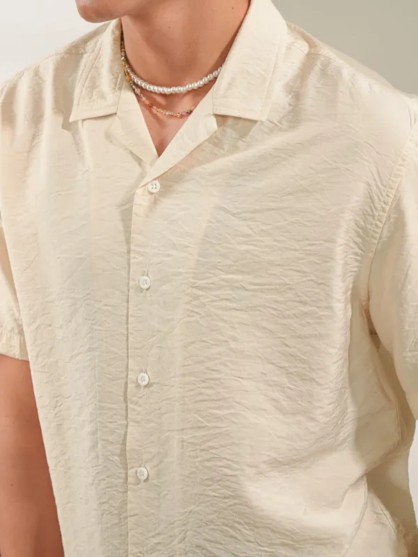  Locomotive Men Beige Solid Regular Fit Casual Shirts