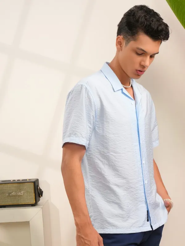  Locomotive Men Blue Solid Regular Fit Casual Shirts