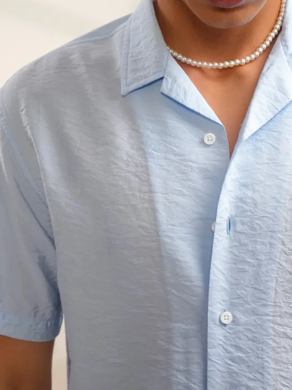  Locomotive Men Blue Solid Regular Fit Casual Shirts
