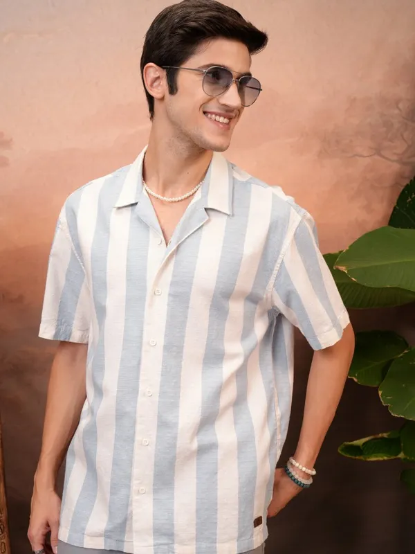  Locomotive Men Blue Striped Relaxed Fit Casual Shirts
