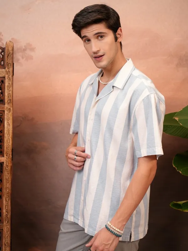  Locomotive Men Blue Striped Relaxed Fit Casual Shirts