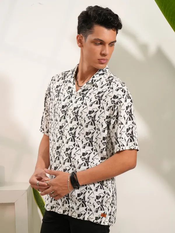  Locomotive Men Black Printed Regular Fit Casual Shirts