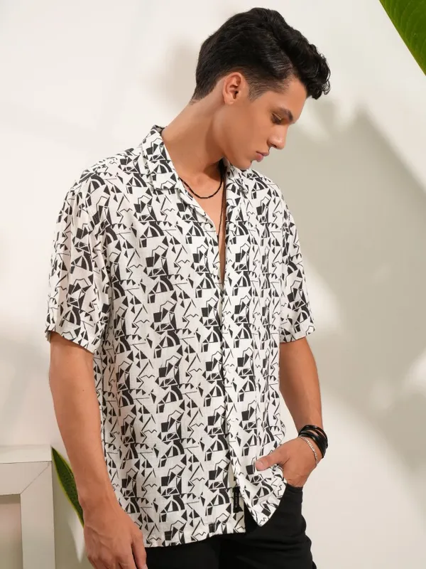 Locomotive Men Black Printed Regular Fit Casual Shirts