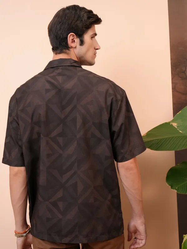  Locomotive Men Brown Printed Oversized Fit Casual Shirts