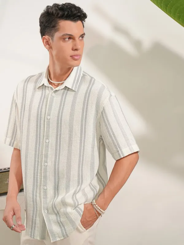  Locomotive Men Off White Striped Oversized Fit Casual Shirts