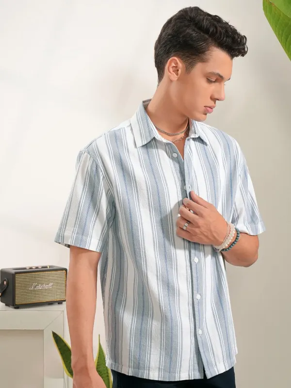 Locomotive Men Grey Striped Oversized Fit Casual Shirts