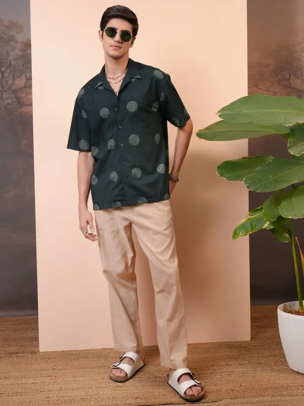  Locomotive Men Green Printed Oversized Fit Casual Shirts