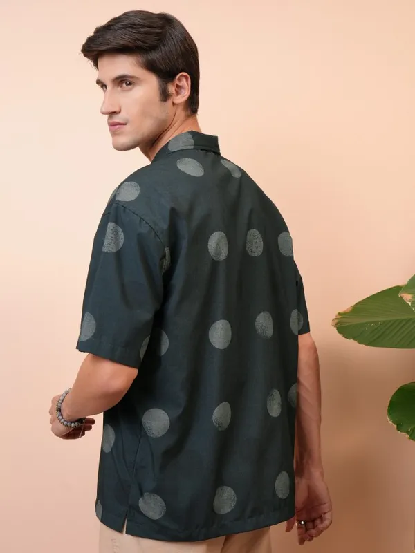  Locomotive Men Green Printed Oversized Fit Casual Shirts