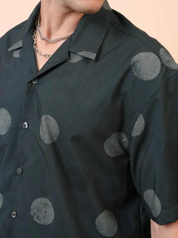  Locomotive Men Green Printed Oversized Fit Casual Shirts
