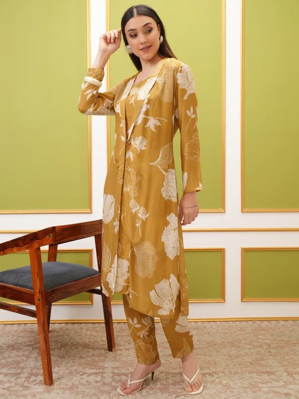 Vishudh Women Olive Printed Kurta With Trouser