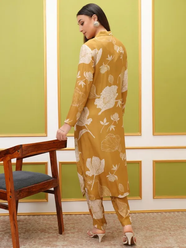 Vishudh Women Olive Printed Kurta With Trouser