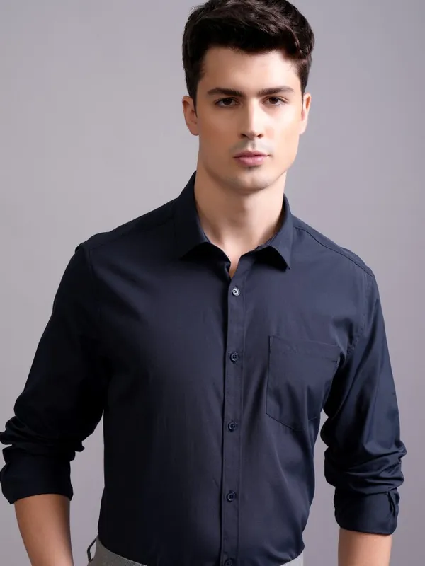 Highlander Men Navy Blue Solid Slim Fit Casual Shirt