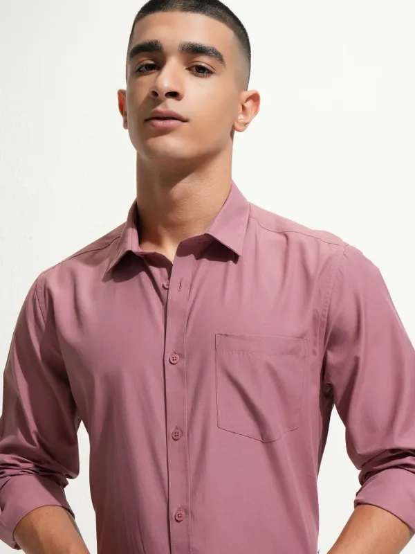 Highlander Men Mauve Slim Fit Casual Shirt