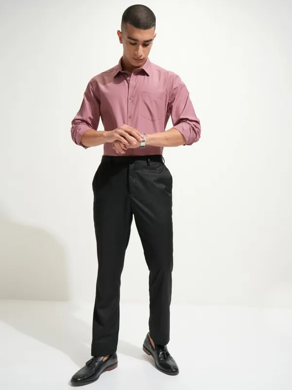 Highlander Men Mauve Slim Fit Casual Shirt