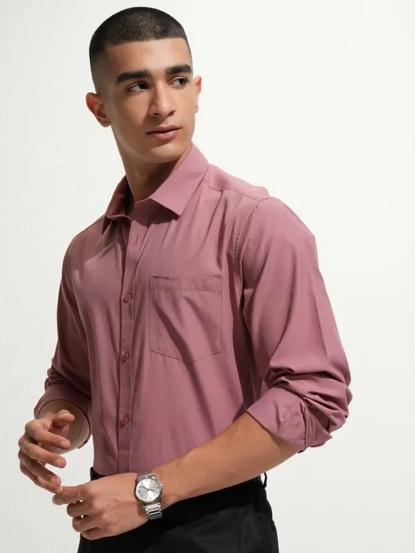 Highlander Men Mauve Slim Fit Casual Shirt