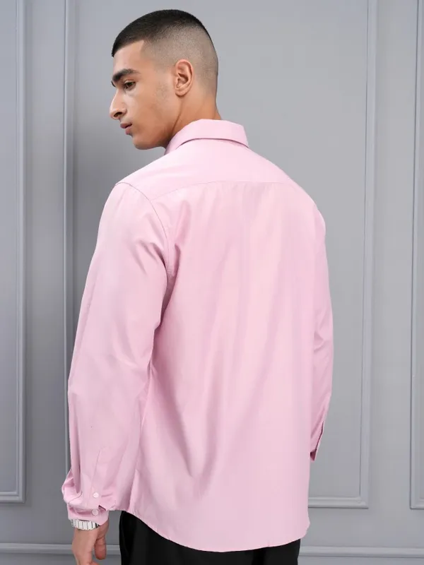 Highlander Men Pink Solid Slim Fit Casual Shirt