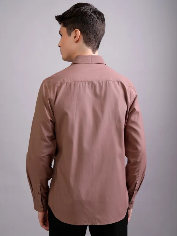 Highlander Men Rose Solid Slim Fit Casual Shirt