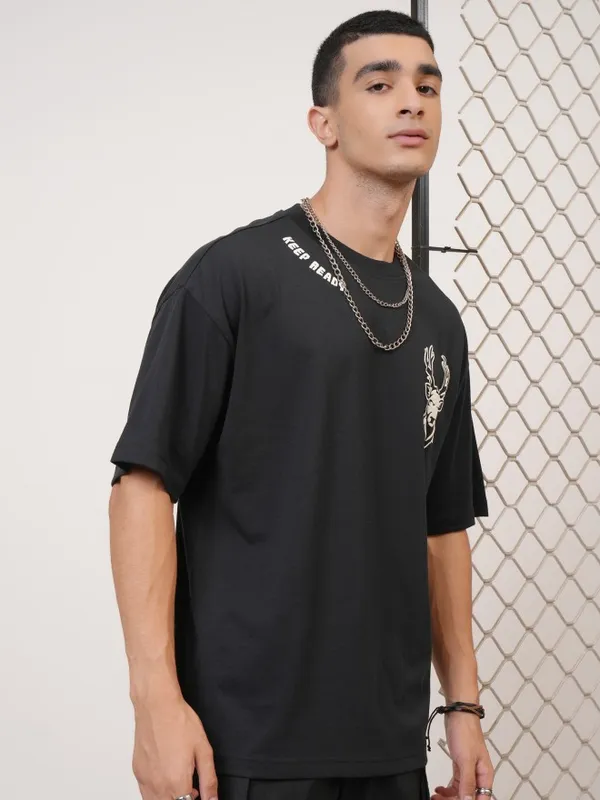 Highlander Men Black Printed Round Neck Oversized Fit T-Shirt