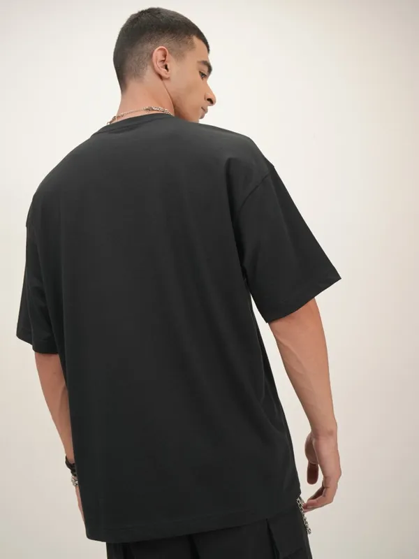 Highlander Men Black Printed Oversized Fit Round Neck T-Shirt