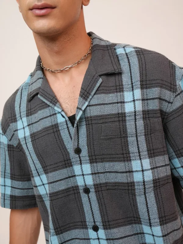  Highlander Men Grey Checked Oversized Fit Casual Shirts