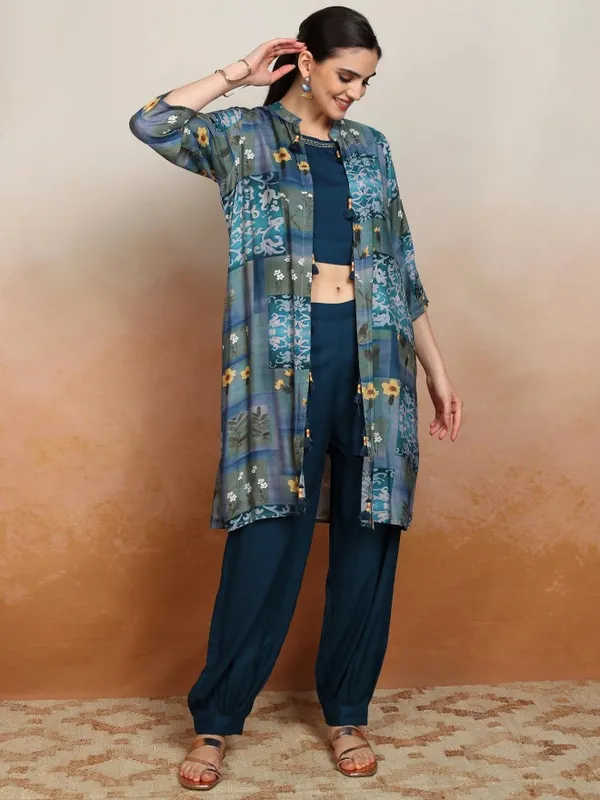 Vishudh Women Blue Printed Kurta With Trousers