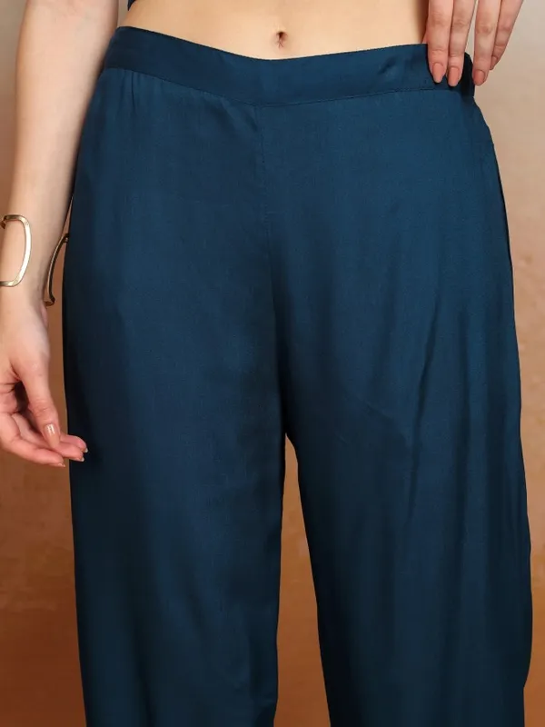 Vishudh Women Blue Printed Kurta With Trousers